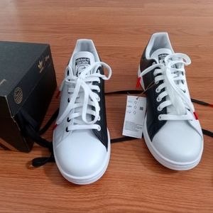 Brand New Originals Adidas Sneakers Size 10US